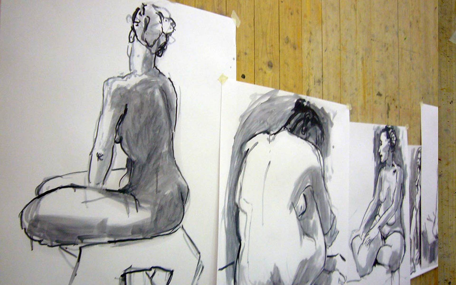 Kohlezeichnung Akt Frau