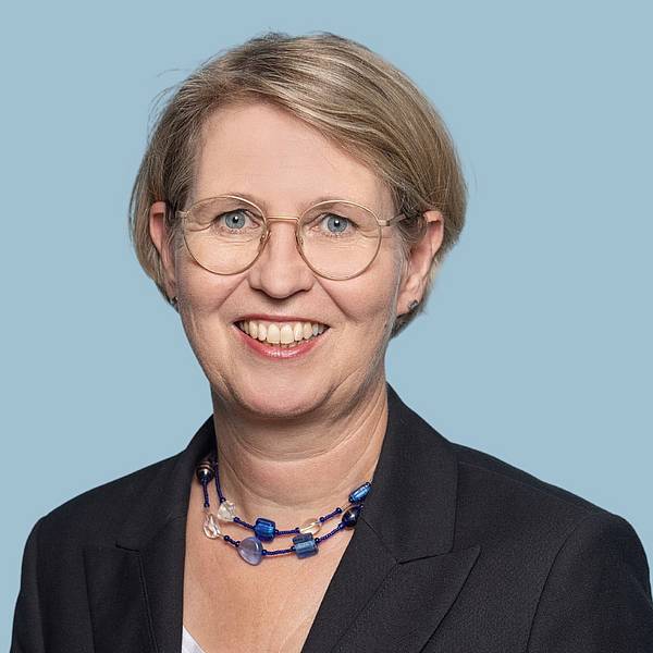 Portraitfoto von Anja Nützi