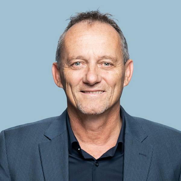 Portraitfoto von Urs Hehli