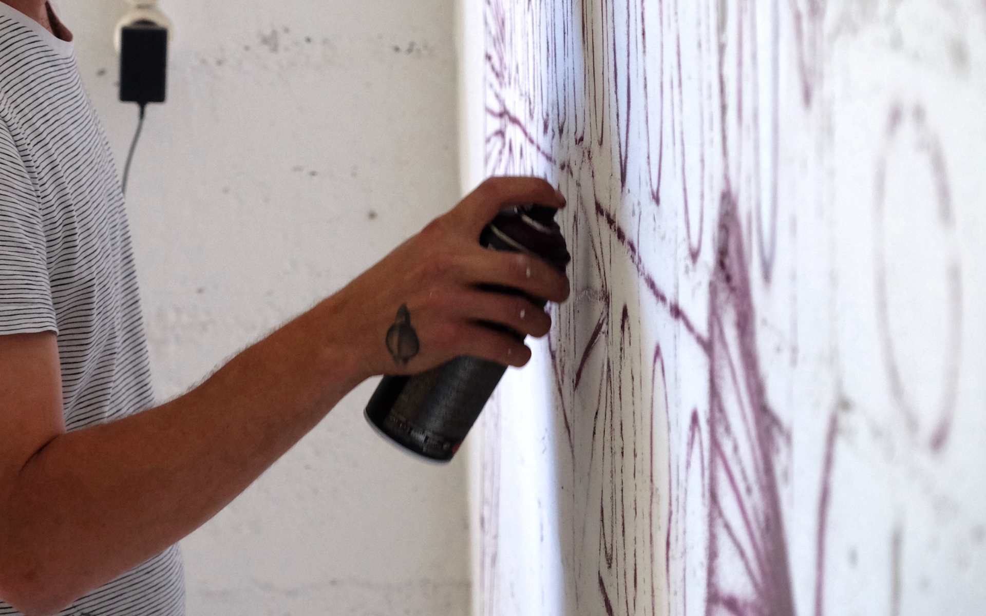 Graffiti - Sprayer bei der Arbeit